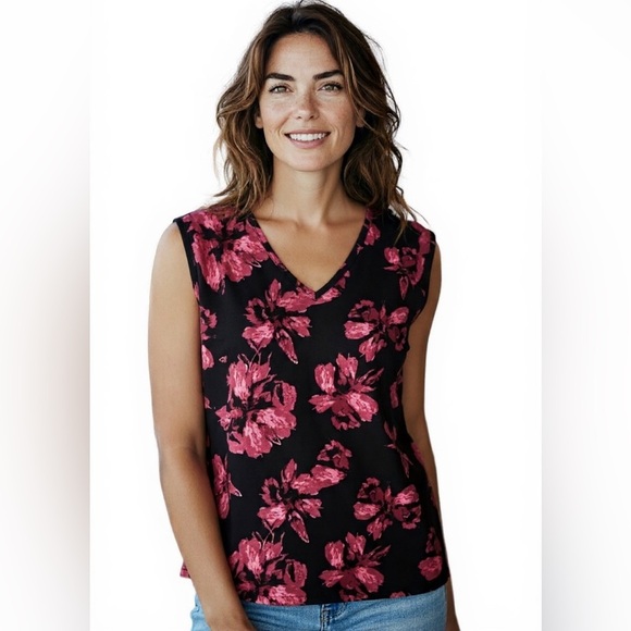 Rachel Roy V Neck  Flower Top Blouse NWT - Picture 1 of 8